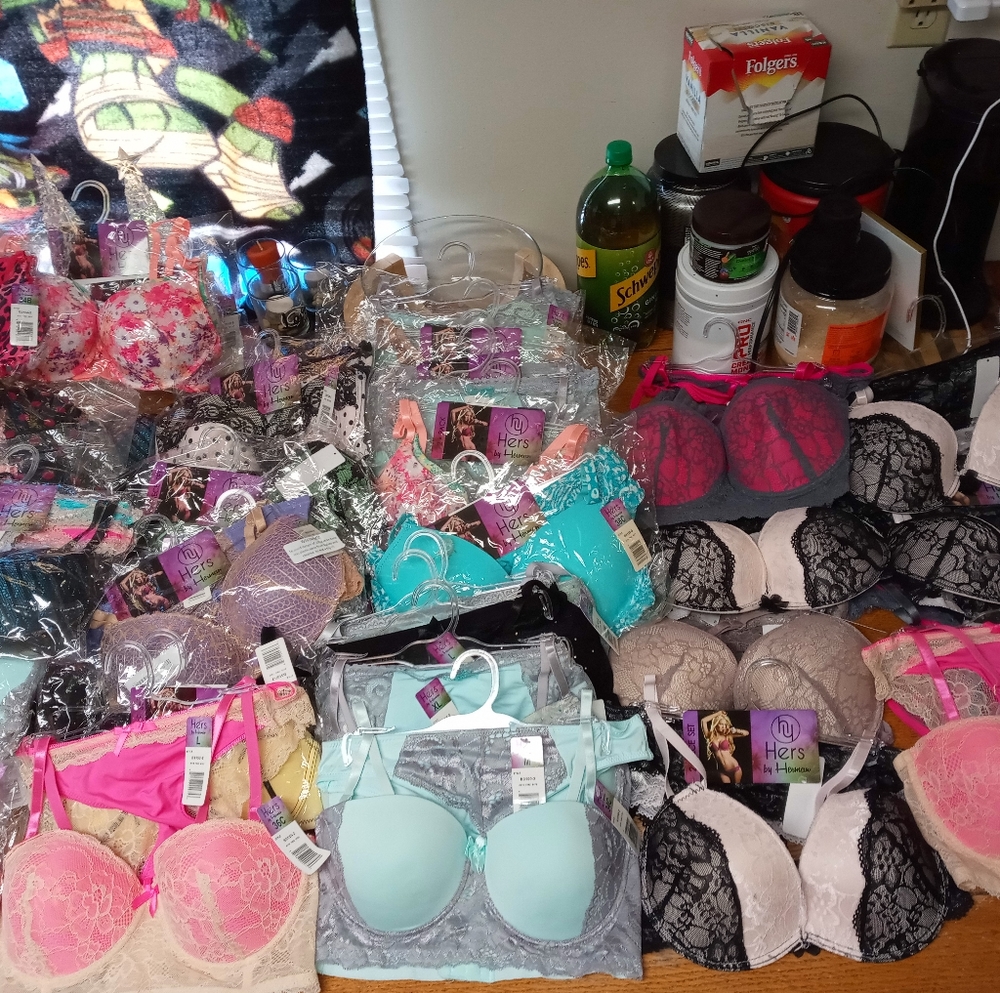 Bras - Picture 2 of 3